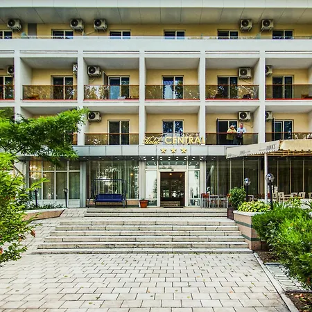 中央酒店 3* 马马亚