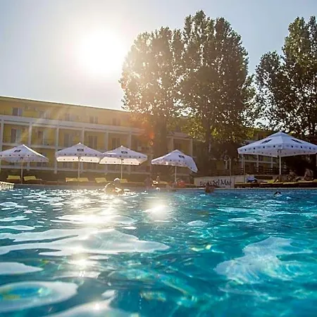 Hotel Central مامايا