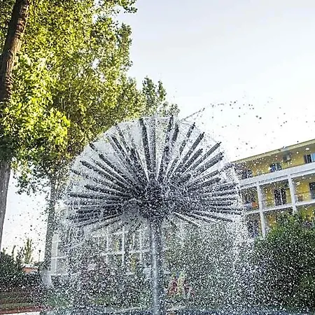 Hotel Central فندق