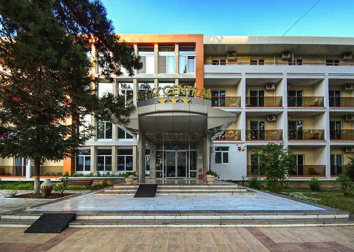 Отель Hotel Central 3*