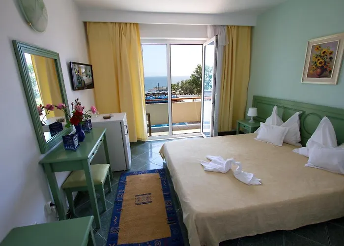 Hotel Central Отель 3*