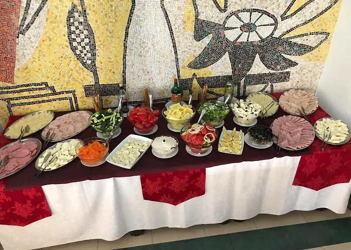 中央酒店 3* 马马亚