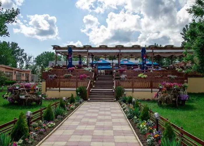 Hotel Central Отель 3*