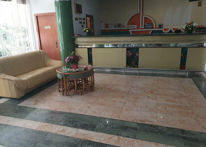 Отель Hotel Central